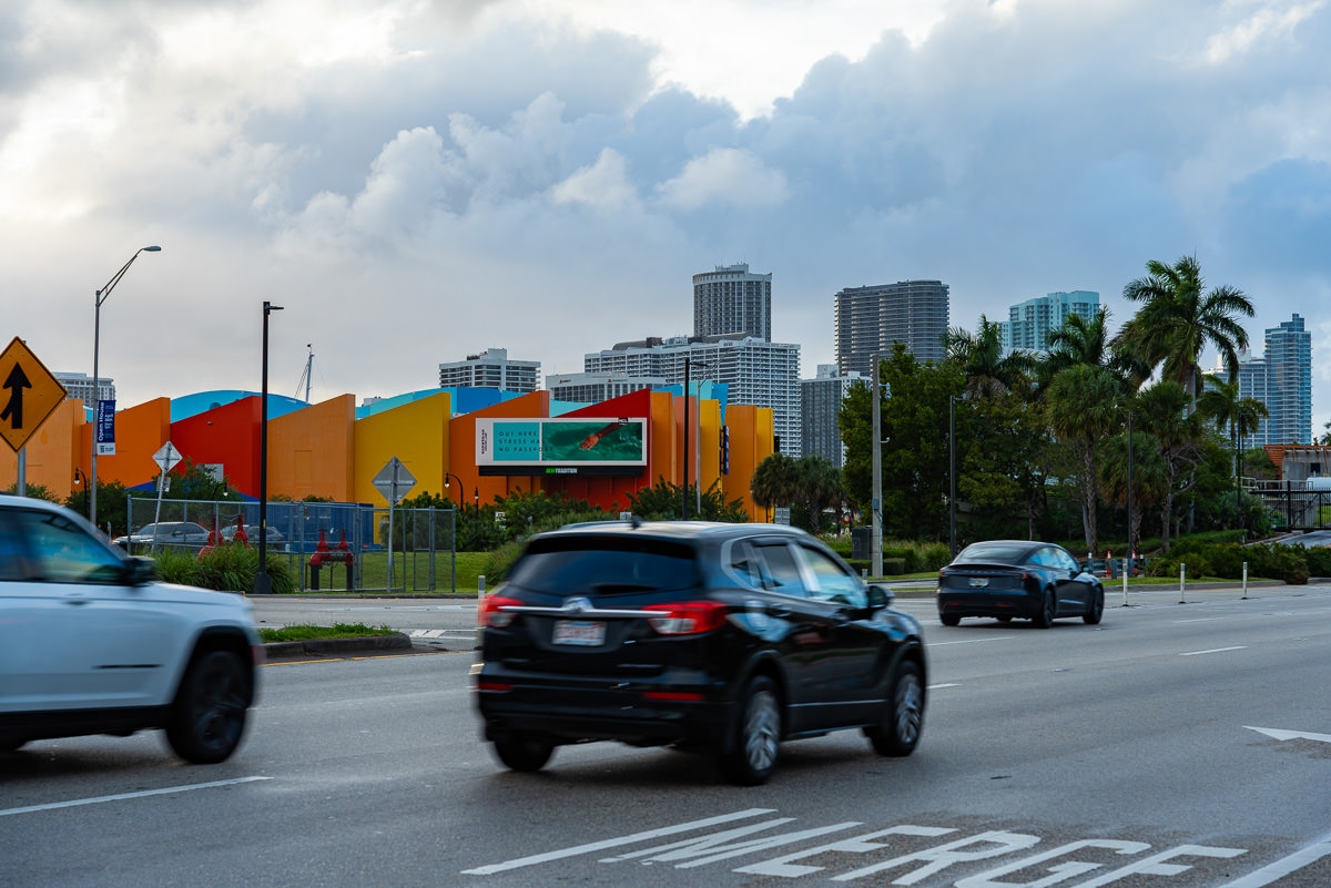 vibrant city street photography showcasing urban energy — photography marketplace | ProShoot.io